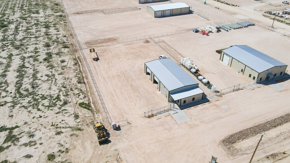More Photos Of 2269 Ocotillo Dr, Pecos Industrial For Lease