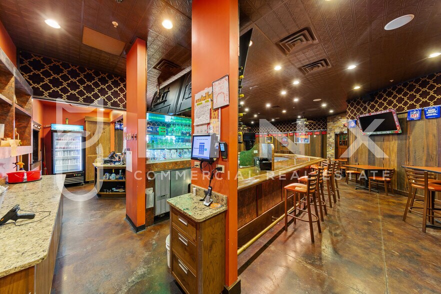 More Photos Of 2400 N Town Center Dr, Washington Restaurant For Sale