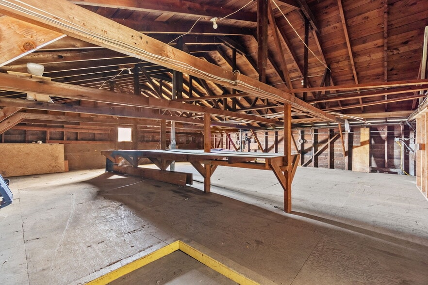 More Photos Of 4051-4061 N Highway 101, Eureka Warehouse For Sale