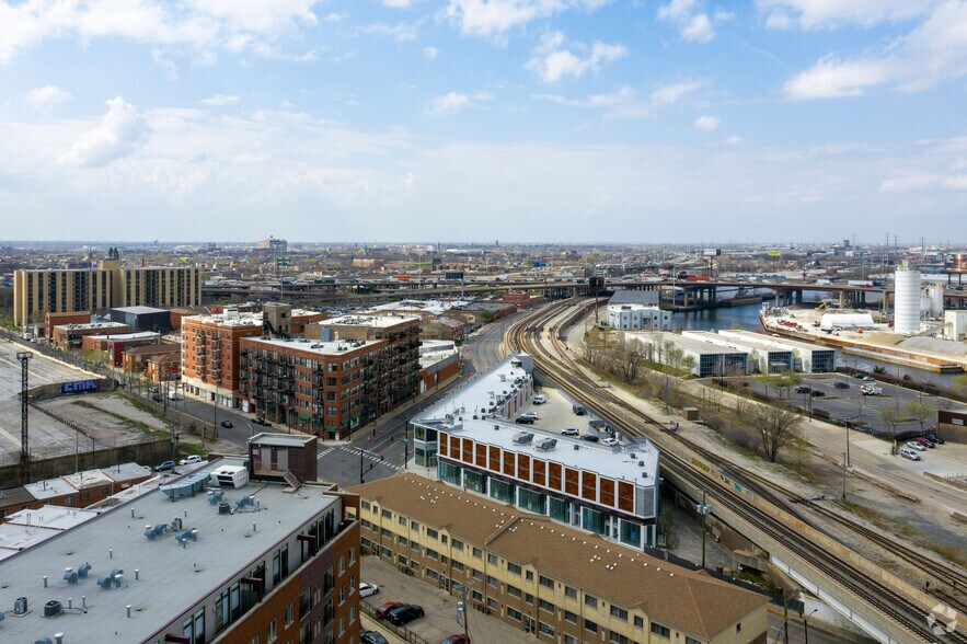 More Photos Of 2252 S Canal St, Chicago Storefront For Lease