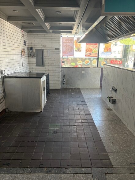 More Photos Of 4918-4934 Broadway, New York Storefront For Lease