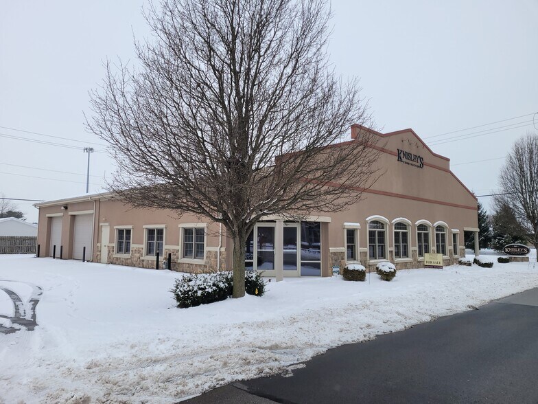 More Photos Of 869 W 2nd St, Xenia Showroom For Lease