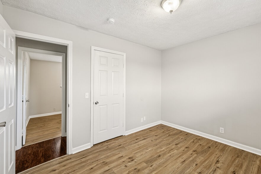 More Photos Of 1200 WH Davis Dr, Nashville Apartments For Sale