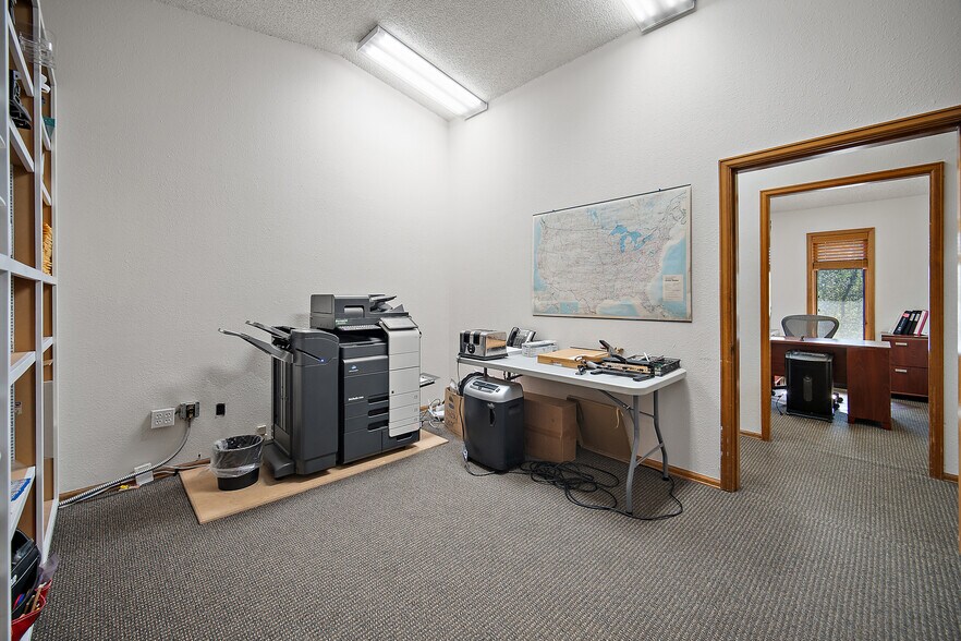 More Photos Of 2103 Uintah St, Colorado Springs Office For Sale