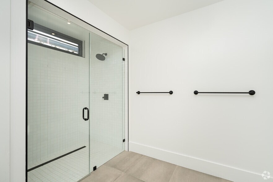 More Photos Of 330 S Cedros Ave, Solana Beach Apartments For Lease