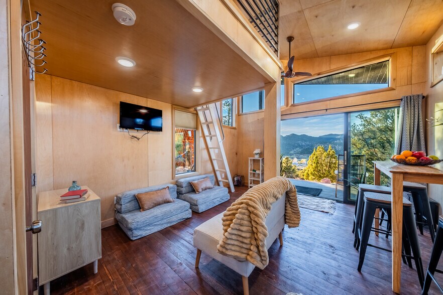 More Photos Of 342 Overlook Ln, Glendale Specialty For Sale