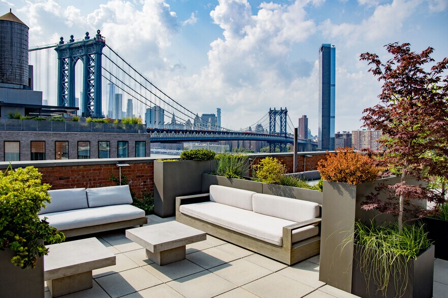 More Photos Of 10 Jay St, Brooklyn Office For Lease