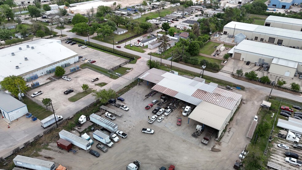 More Photos Of 7607 Fairview St, Houston Manufacturing For Sale
