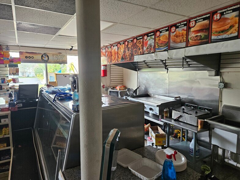 More Photos Of 534 Kings Rd, Schenectady General Retail For Sale