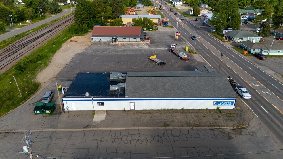 More Photos Of 1202 NW 4th St, Grand Rapids Freestanding For Sale