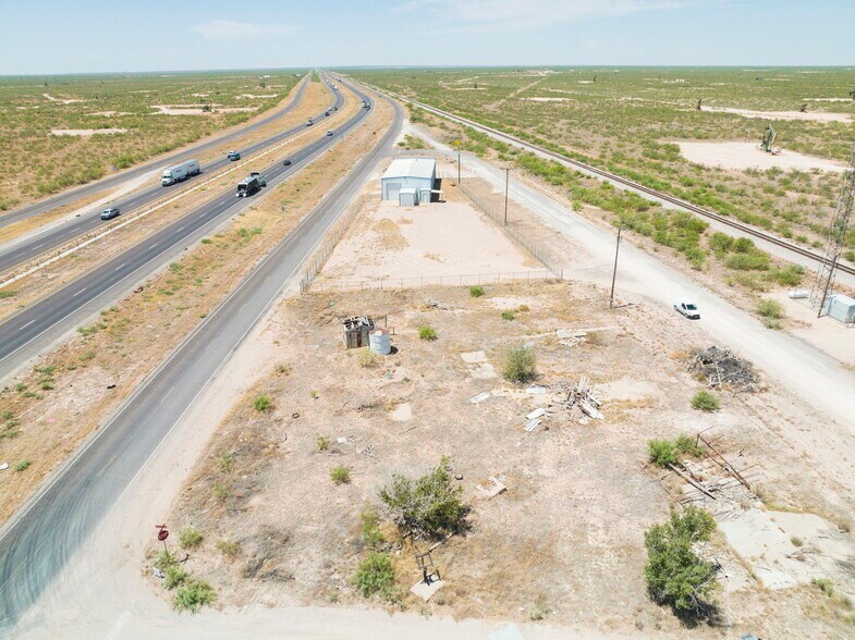 More Photos Of 850 W I-20, Penwell Warehouse For Lease