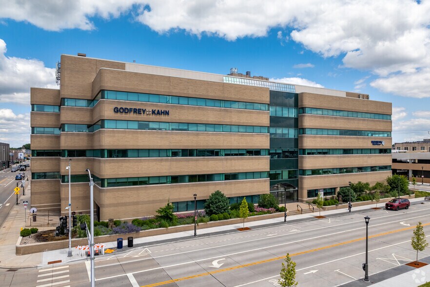 More Photos Of 100 W Lawrence St, Appleton Loft Creative Space For Lease