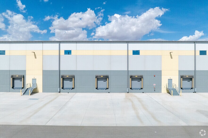 More Photos Of Gateway Blvd W, El Paso Unknown For Lease