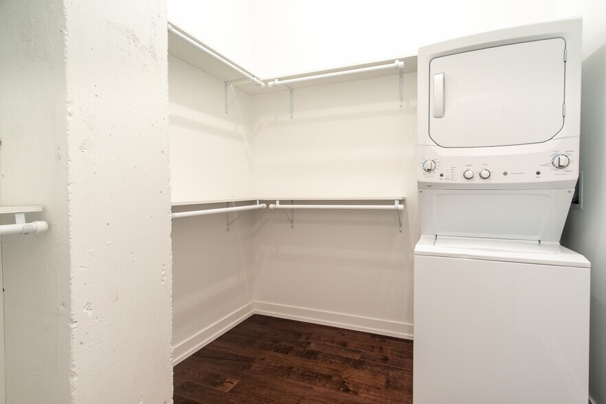 More Photos Of 5050 N Broadway St, Chicago Apartments For Lease