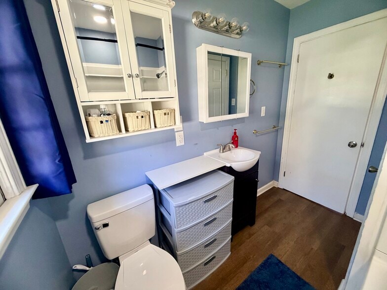 More Photos Of 1400 Pearman Dairy Rd, Anderson Office For Sale