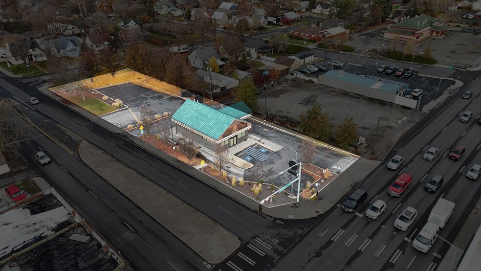 More Photos Of 2703 N Division St, Spokane Freestanding For Lease