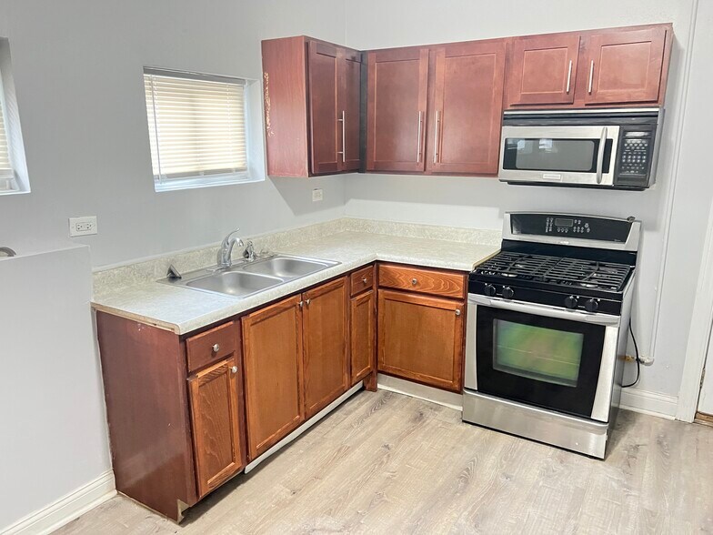 More Photos Of 2318 S Homan Ave, Chicago Apartments For Sale