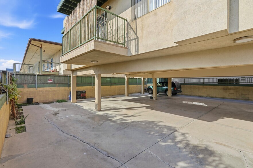 More Photos Of 16105 S Denker Ave, Gardena Multifamily For Sale