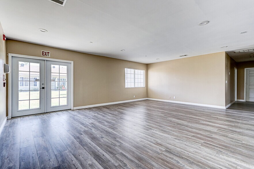 More Photos Of 2018 E La Palma Ave, Anaheim Apartments For Lease