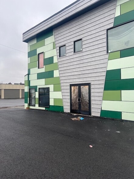 More Photos Of 1421 N Division St, Spokane General Retail For Sale