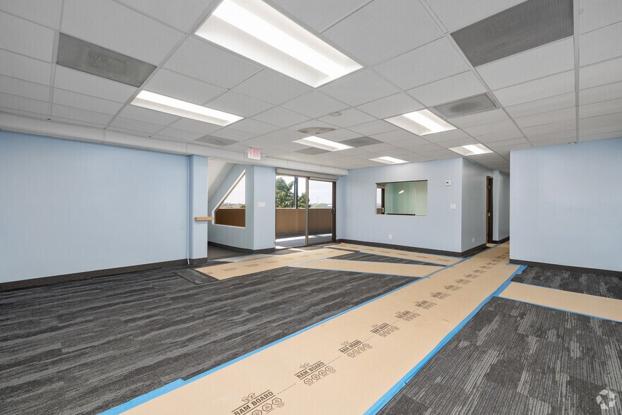 More Photos Of 7574 Trade St, San Diego Research And Development For Lease