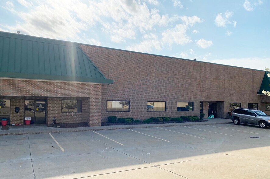 Primary Photo Of 44570-44682 Morley Dr, Clinton Township Office For Lease
