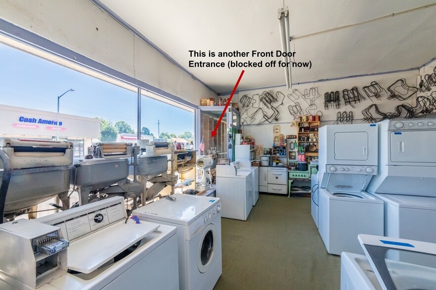 More Photos Of 1902-1906 Broadway Ave, Everett Storefront For Sale