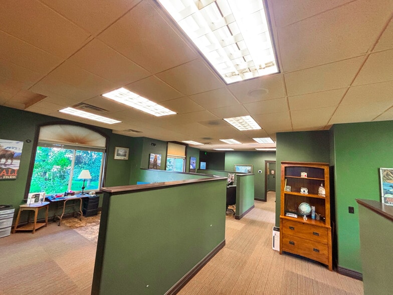 More Photos Of 11142 Highland Blvd, Highland Medical For Lease