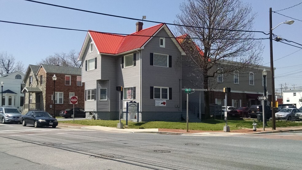 More Photos Of 200 Main St, Laurel Medical For Lease
