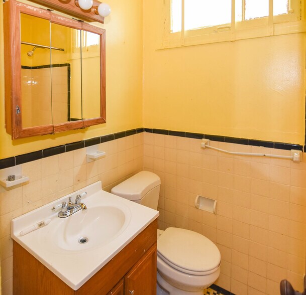 More Photos Of 2823 4th St NE, Washington Multifamily For Sale
