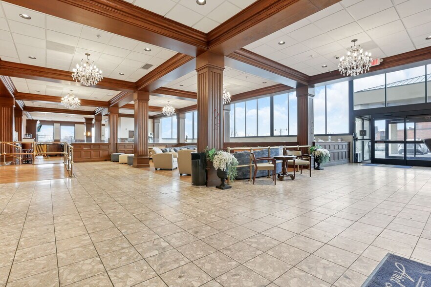 More Photos Of 301 Broadway, Lorain Hotel For Lease