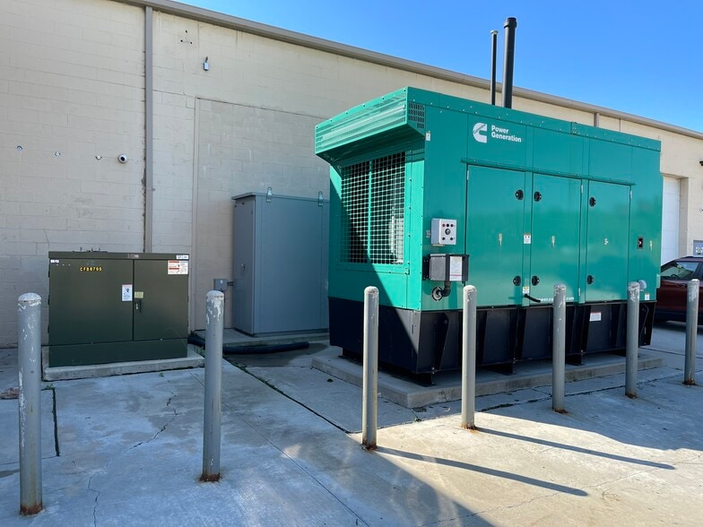 More Photos Of 41900 Executive Dr, Harrison Township Manufacturing For Sale