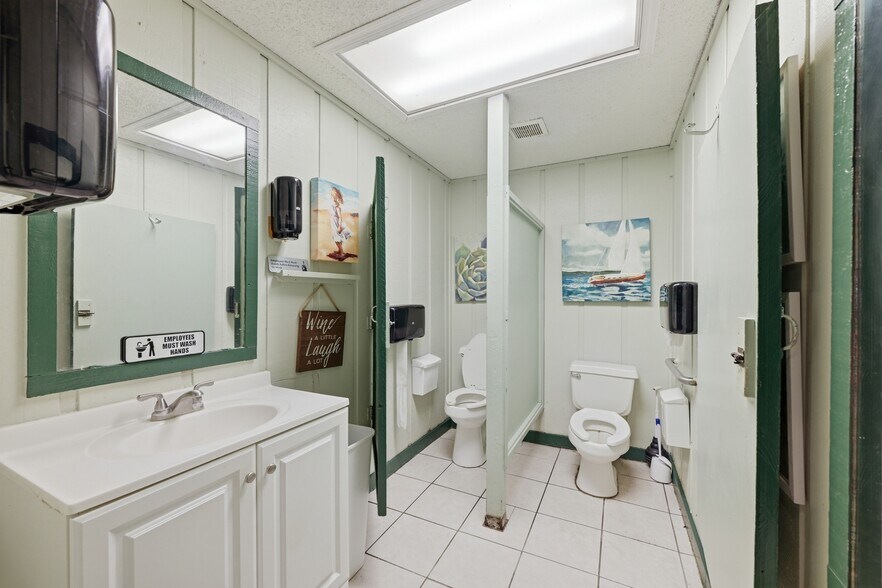 More Photos Of 1148 County Road 309, Crescent City Restaurant For Sale