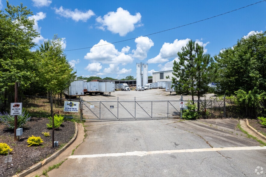 More Photos Of 4 Sixth St, Griffin Manufacturing For Sale