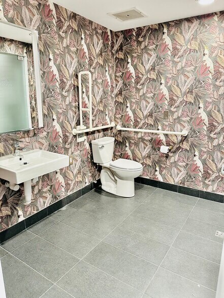 More Photos Of 151 Greenwich Ave, Greenwich Office For Lease