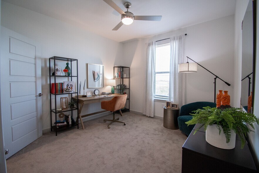 More Photos Of 234 E Mitchell Hammock Rd, Oviedo Apartments For Lease