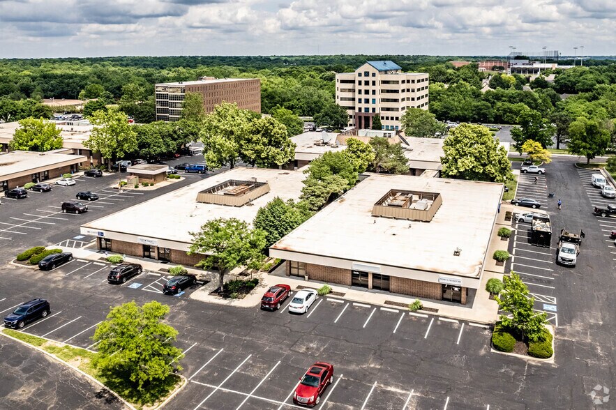 More Photos Of 10580 Barkley St, Overland Park Medical For Sale