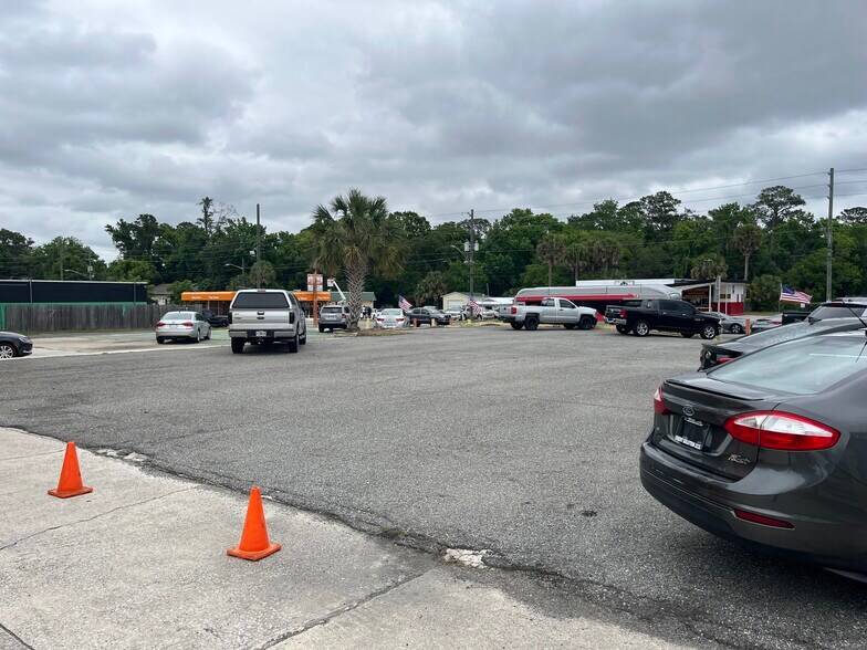 More Photos Of 5013 Park St, Jacksonville Auto Repair For Sale