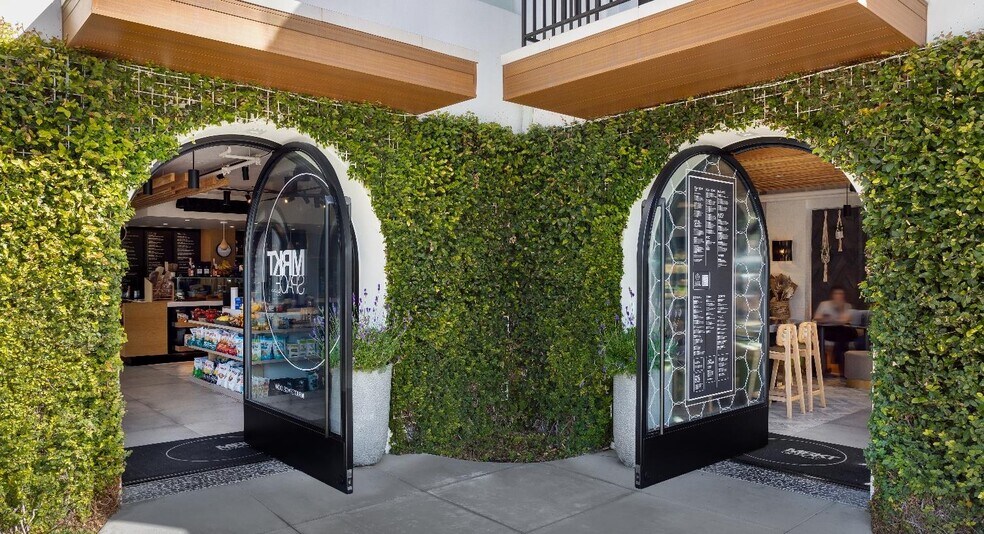 More Photos Of 2202 Avenida De La Playa, La Jolla Restaurant For Lease