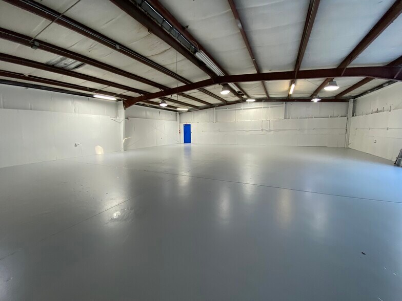 More Photos Of 2310 Dobbs Rd, Saint Augustine Warehouse For Lease