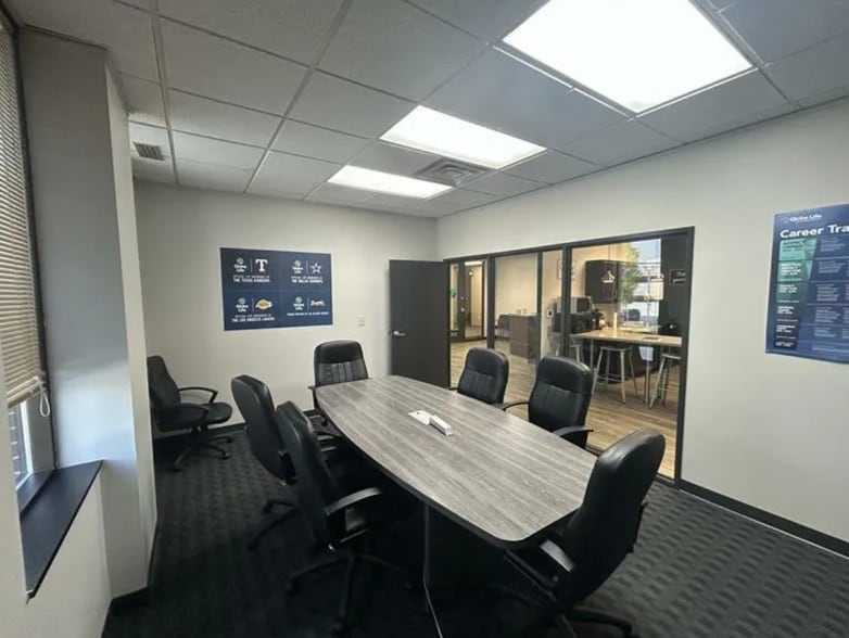 More Photos Of 9011 N Meridian St, Indianapolis Office For Lease