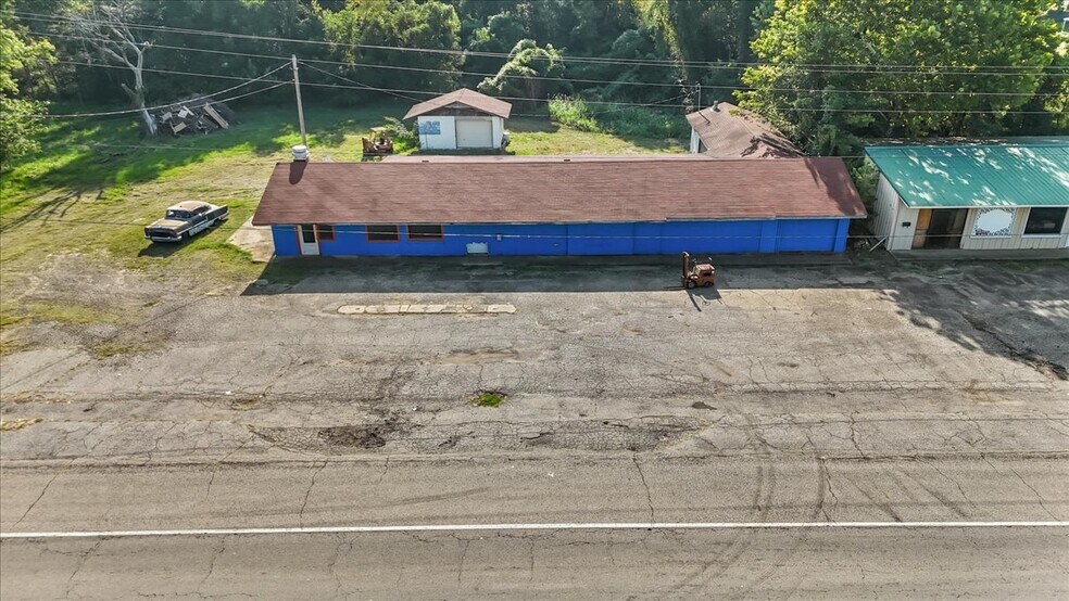 More Photos Of 2701 Pocola blvd, Pocola Industrial For Sale