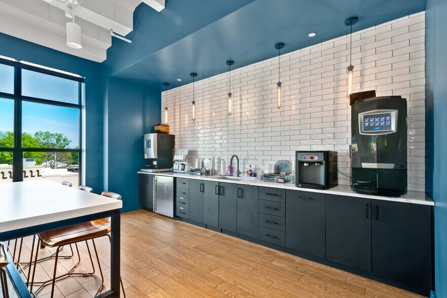 More Photos Of 231 Public Sq, Franklin Coworking Space