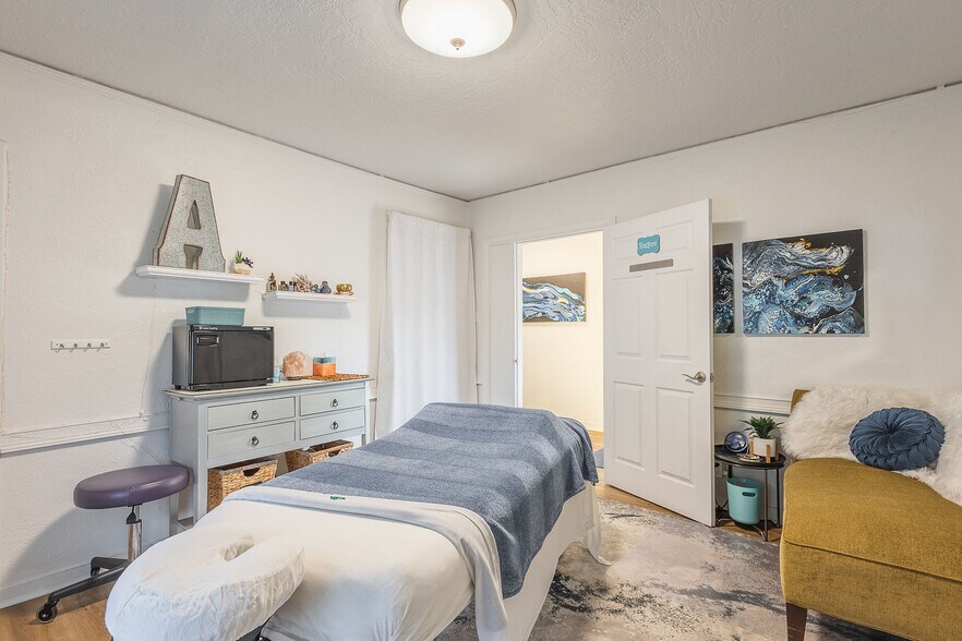 More Photos Of 1123 Blaine St, Caldwell Office For Sale