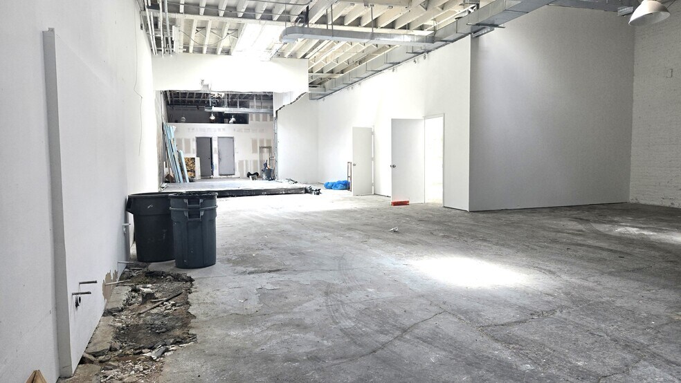 More Photos Of 272-280 Seigel St, Brooklyn General Retail For Lease