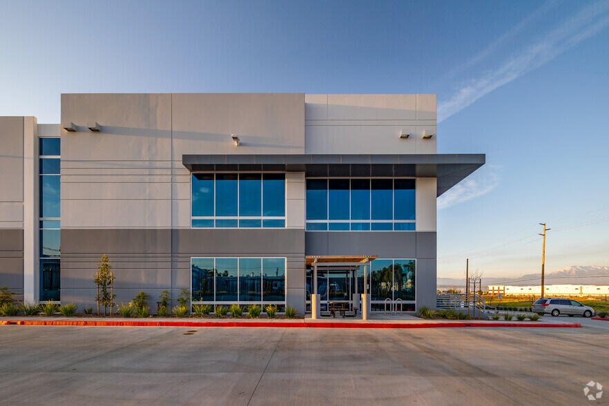 More Photos Of 18631 Seaton Ave, Perris Warehouse For Lease