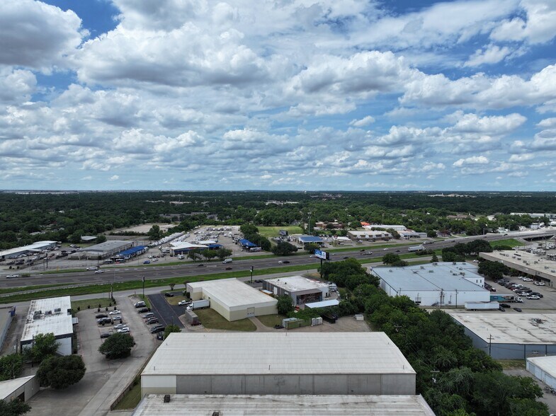 More Photos Of 5210 Airport Fwy, Haltom City Warehouse For Lease