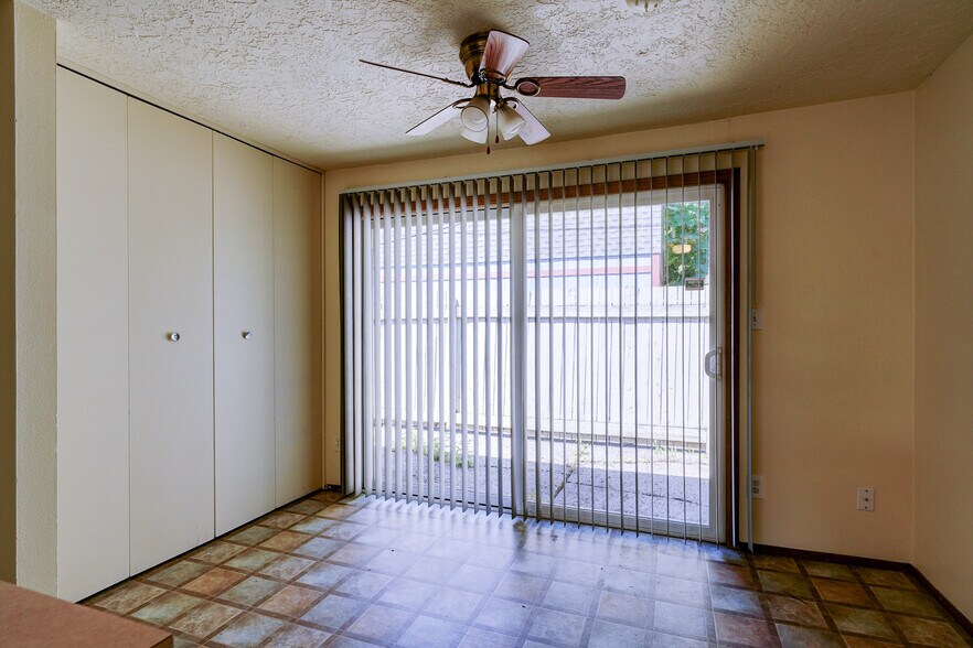 More Photos Of 611 SE 139th Ave, Portland Apartments For Sale