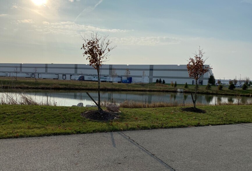 More Photos Of 9224 Intermodal Ct N, Columbus Warehouse For Lease