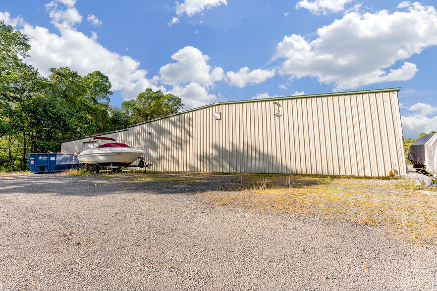 More Photos Of 951 Point Marion Rd, Morgantown Light Manufacturing For Sale